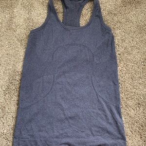 Lululemon top